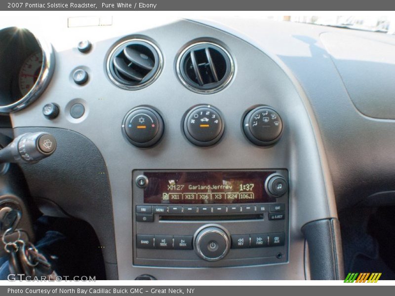 Controls of 2007 Solstice Roadster