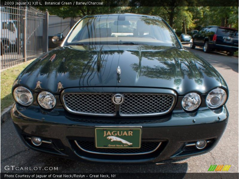 Botanical Green / Barley/Charcoal 2009 Jaguar XJ XJ8 L