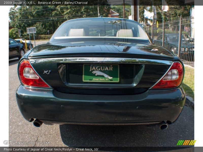 Botanical Green / Barley/Charcoal 2009 Jaguar XJ XJ8 L