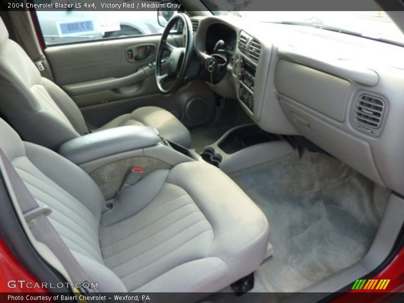 Victory Red / Medium Gray 2004 Chevrolet Blazer LS 4x4