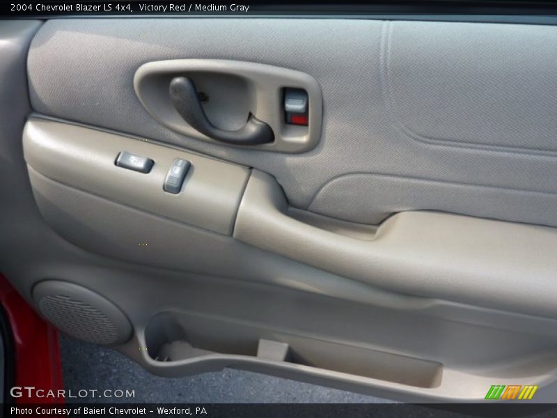 Victory Red / Medium Gray 2004 Chevrolet Blazer LS 4x4