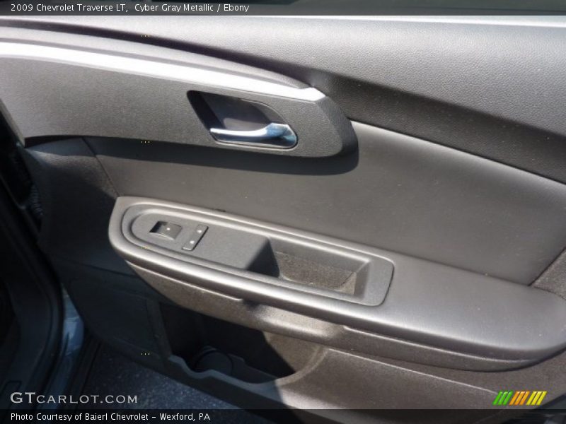 Cyber Gray Metallic / Ebony 2009 Chevrolet Traverse LT