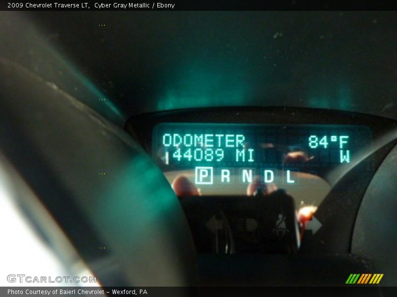 Cyber Gray Metallic / Ebony 2009 Chevrolet Traverse LT