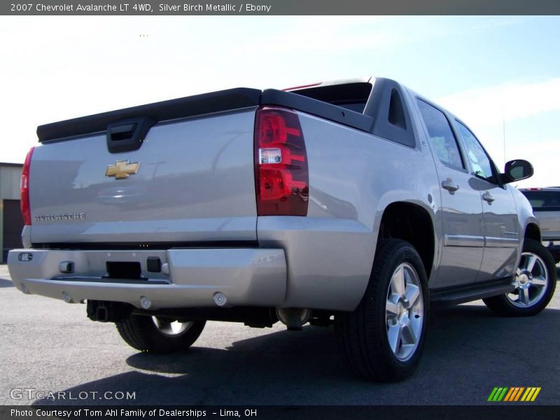 Silver Birch Metallic / Ebony 2007 Chevrolet Avalanche LT 4WD