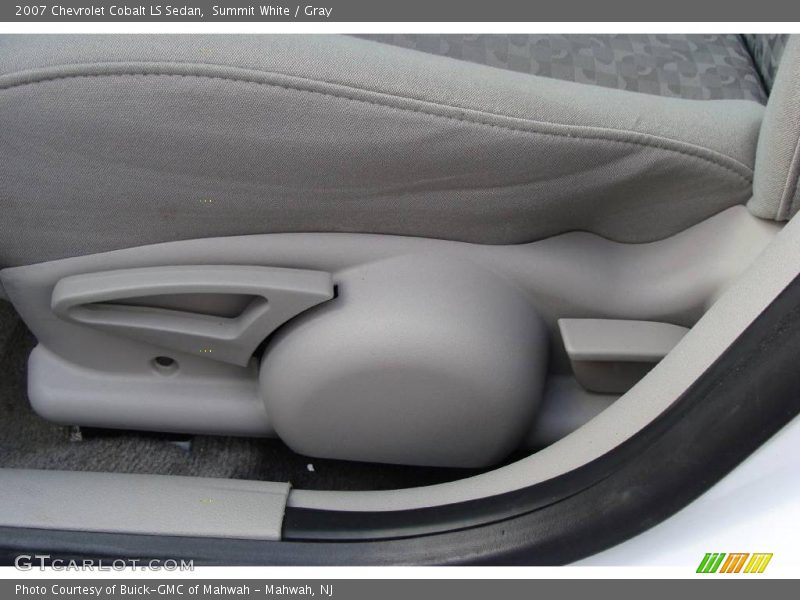 Summit White / Gray 2007 Chevrolet Cobalt LS Sedan