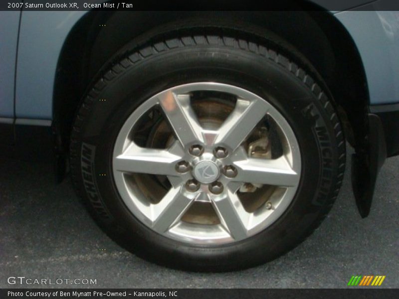 Ocean Mist / Tan 2007 Saturn Outlook XR