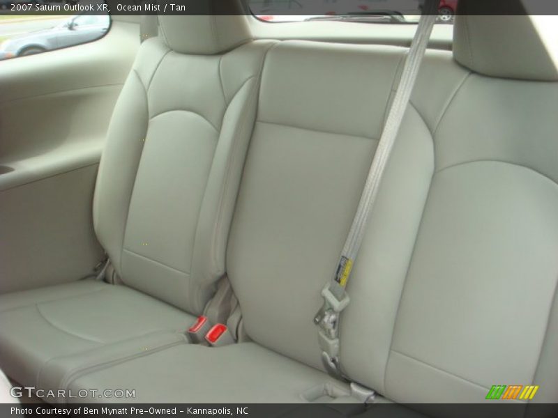 Ocean Mist / Tan 2007 Saturn Outlook XR