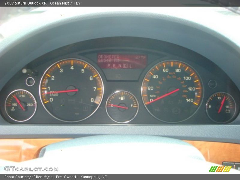 Ocean Mist / Tan 2007 Saturn Outlook XR