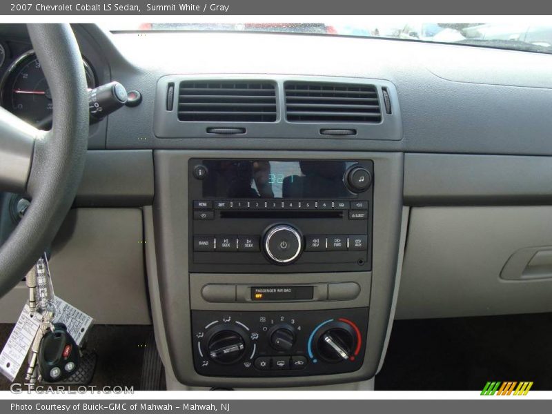 Summit White / Gray 2007 Chevrolet Cobalt LS Sedan