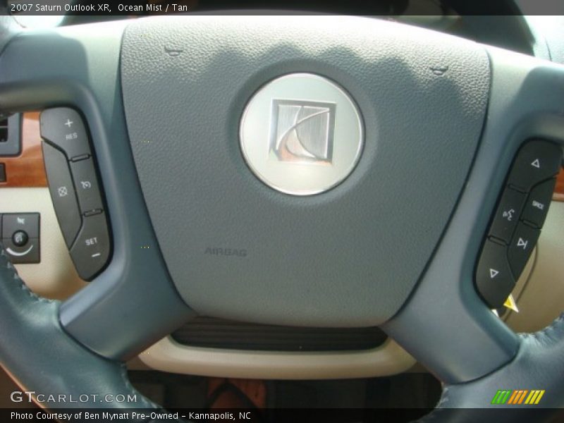 Ocean Mist / Tan 2007 Saturn Outlook XR