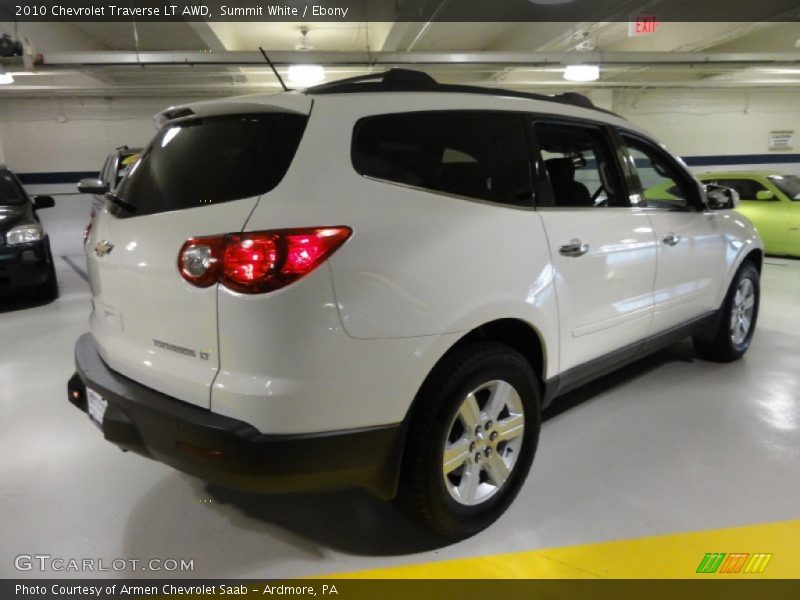 Summit White / Ebony 2010 Chevrolet Traverse LT AWD