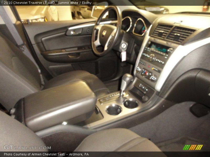 Summit White / Ebony 2010 Chevrolet Traverse LT AWD