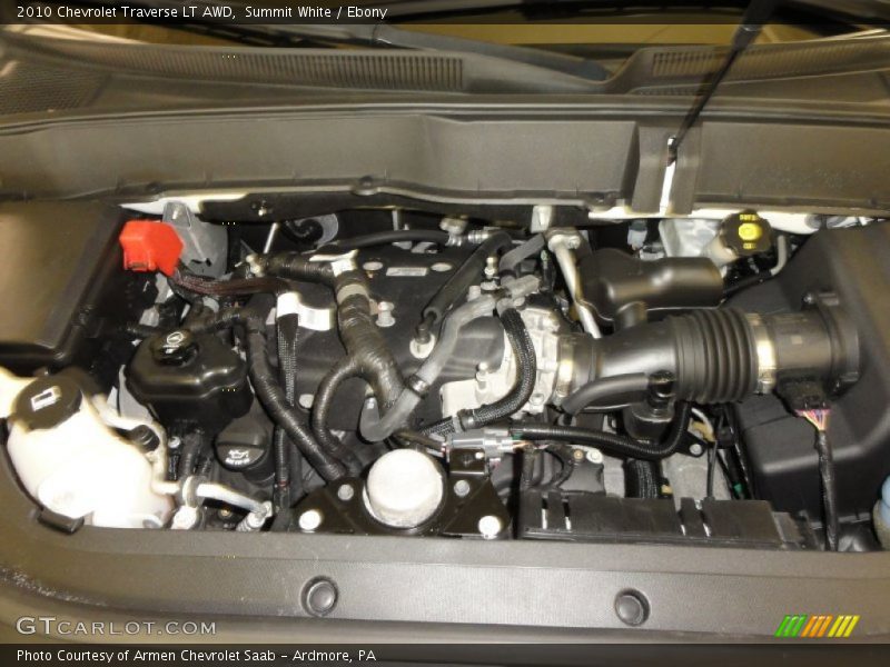 Summit White / Ebony 2010 Chevrolet Traverse LT AWD