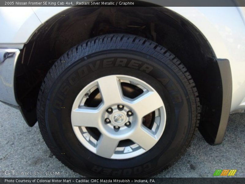 Radiant Silver Metallic / Graphite 2005 Nissan Frontier SE King Cab 4x4