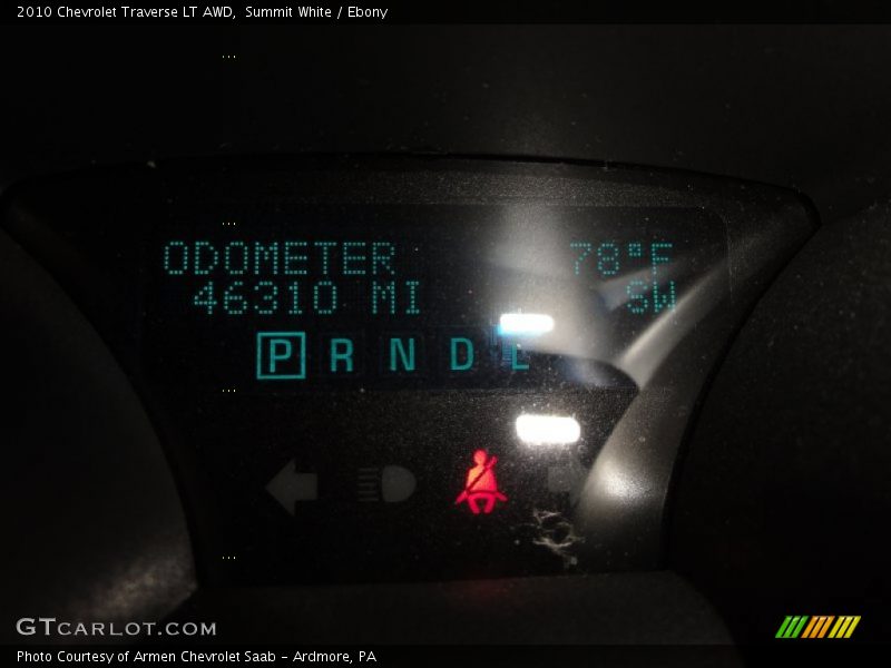 Summit White / Ebony 2010 Chevrolet Traverse LT AWD
