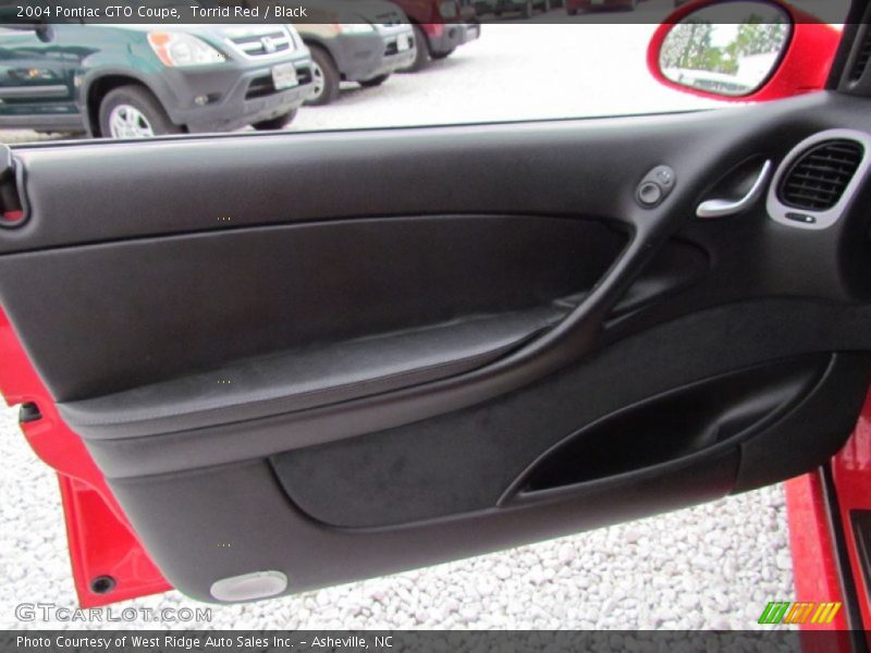 Door Panel of 2004 GTO Coupe