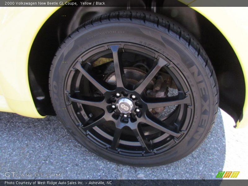 Yellow / Black 2000 Volkswagen New Beetle GL Coupe