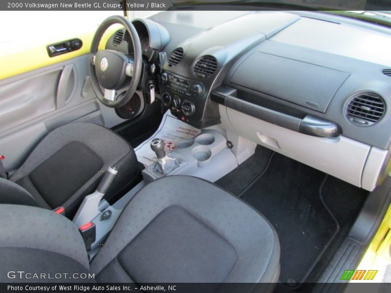 Yellow / Black 2000 Volkswagen New Beetle GL Coupe