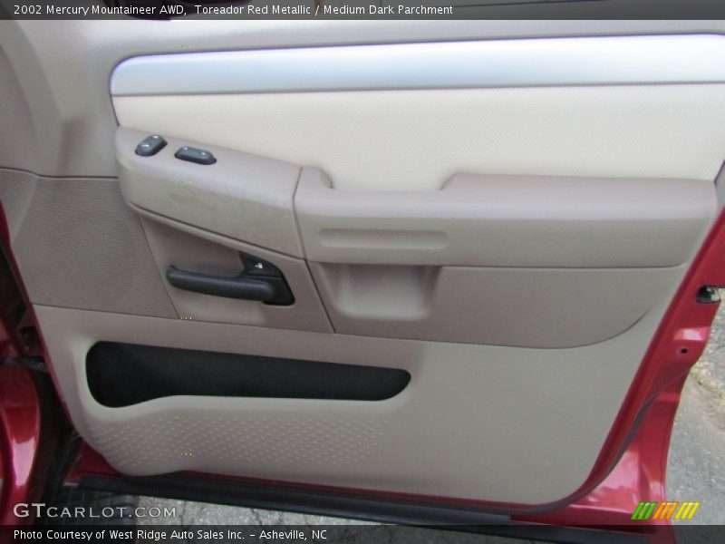 Toreador Red Metallic / Medium Dark Parchment 2002 Mercury Mountaineer AWD