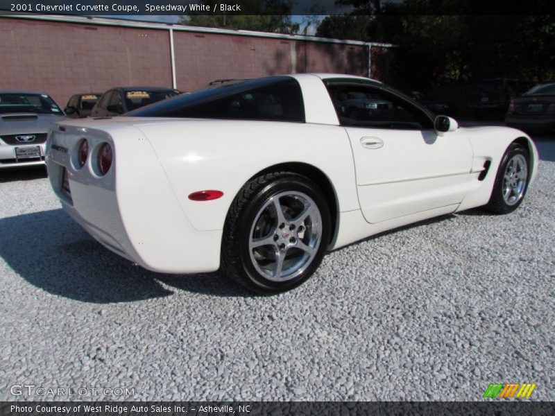 Speedway White / Black 2001 Chevrolet Corvette Coupe