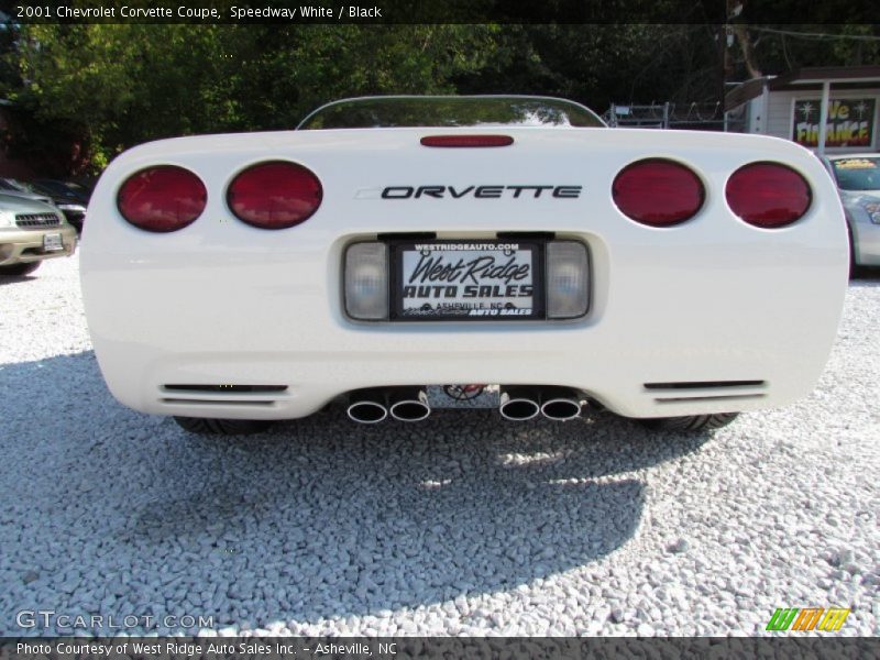 Speedway White / Black 2001 Chevrolet Corvette Coupe