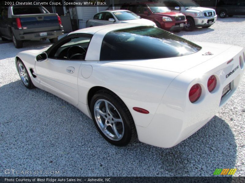 Speedway White / Black 2001 Chevrolet Corvette Coupe