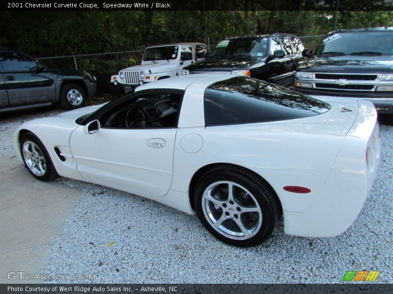 Speedway White / Black 2001 Chevrolet Corvette Coupe