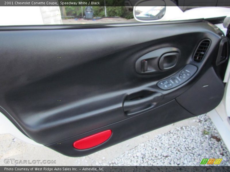 Speedway White / Black 2001 Chevrolet Corvette Coupe
