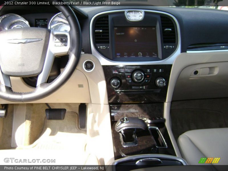 Blackberry Pearl / Black/Light Frost Beige 2012 Chrysler 300 Limited
