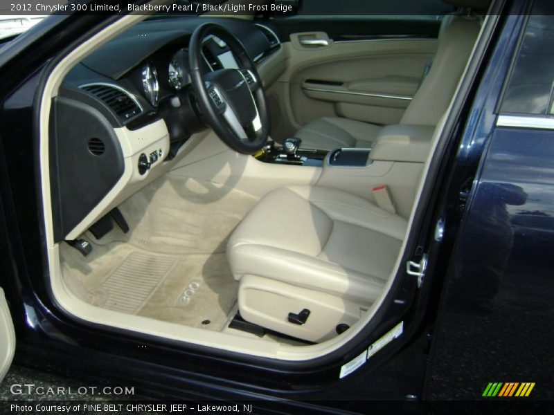 Blackberry Pearl / Black/Light Frost Beige 2012 Chrysler 300 Limited
