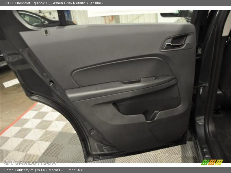 Ashen Gray Metallic / Jet Black 2013 Chevrolet Equinox LS
