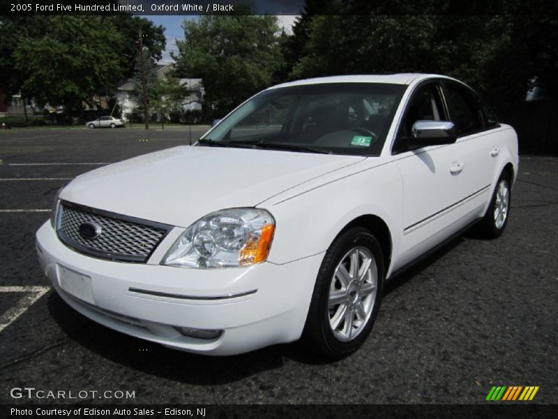 Oxford White / Black 2005 Ford Five Hundred Limited