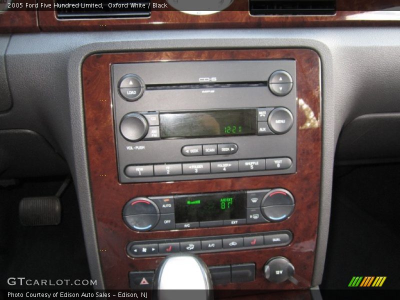 Oxford White / Black 2005 Ford Five Hundred Limited