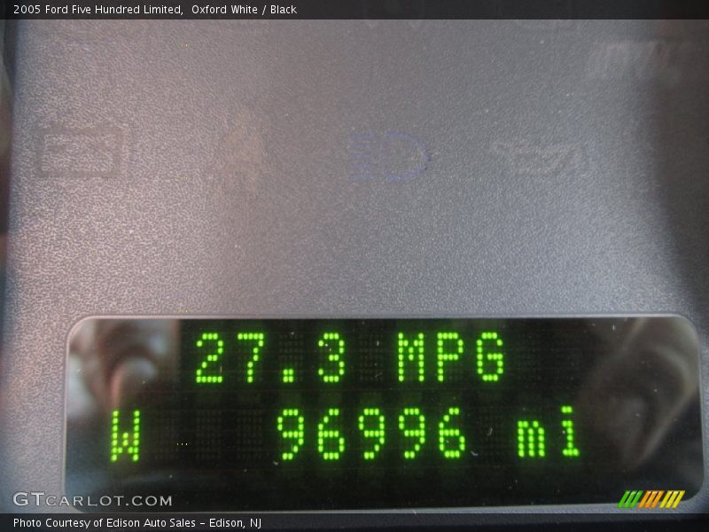 Oxford White / Black 2005 Ford Five Hundred Limited
