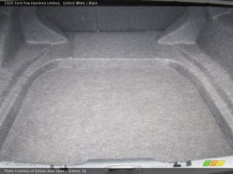 Oxford White / Black 2005 Ford Five Hundred Limited