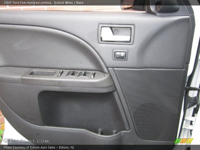 Oxford White / Black 2005 Ford Five Hundred Limited