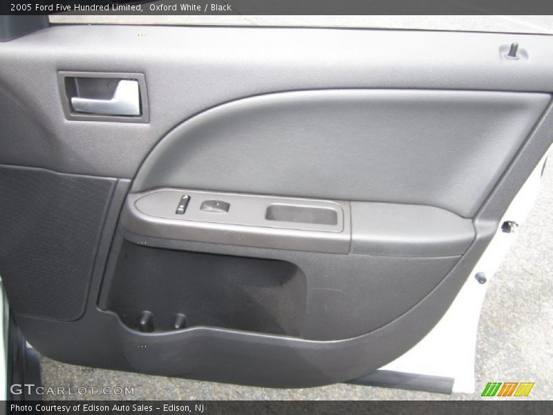 Oxford White / Black 2005 Ford Five Hundred Limited