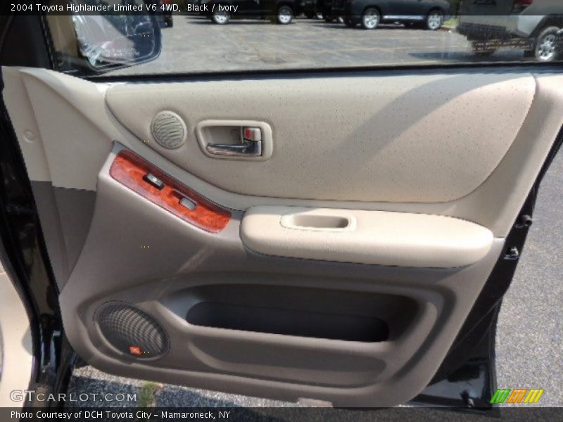 Black / Ivory 2004 Toyota Highlander Limited V6 4WD