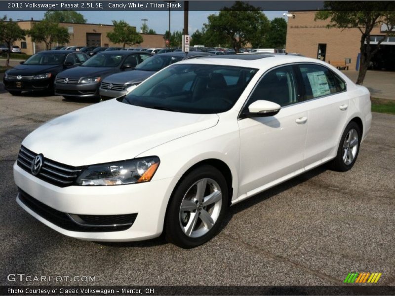 Candy White / Titan Black 2012 Volkswagen Passat 2.5L SE