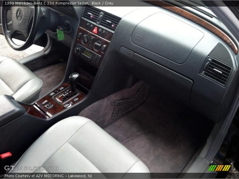 Black / Grey 1999 Mercedes-Benz C 230 Kompressor Sedan