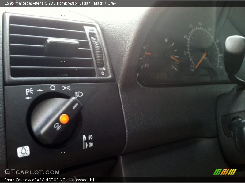 Black / Grey 1999 Mercedes-Benz C 230 Kompressor Sedan