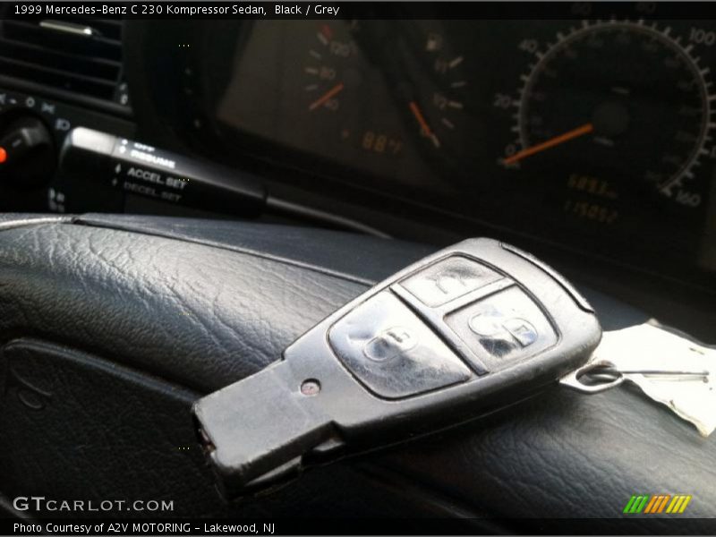 Black / Grey 1999 Mercedes-Benz C 230 Kompressor Sedan