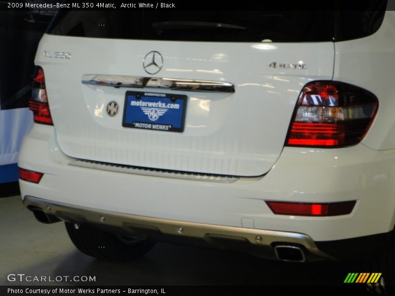 Arctic White / Black 2009 Mercedes-Benz ML 350 4Matic