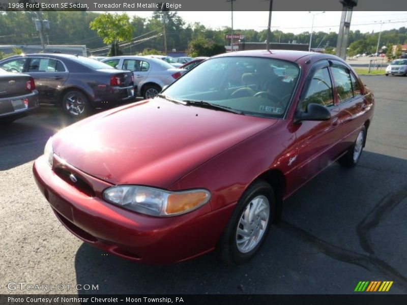 Toreador Red Metallic / Beige 1998 Ford Escort SE Sedan