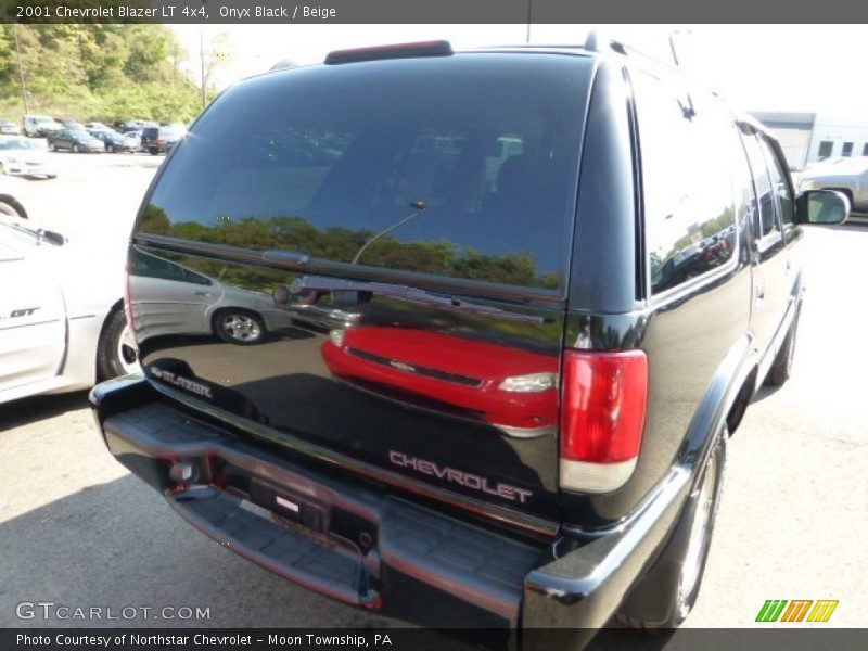 Onyx Black / Beige 2001 Chevrolet Blazer LT 4x4