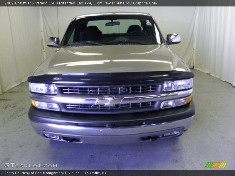 Light Pewter Metallic / Graphite Gray 2002 Chevrolet Silverado 1500 Extended Cab 4x4
