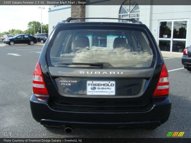 Obsidian Black Pearl / Beige 2005 Subaru Forester 2.5 XS