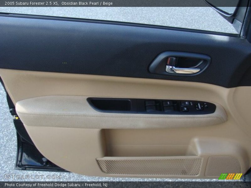 Obsidian Black Pearl / Beige 2005 Subaru Forester 2.5 XS