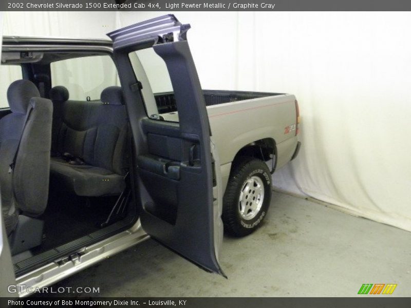 Light Pewter Metallic / Graphite Gray 2002 Chevrolet Silverado 1500 Extended Cab 4x4