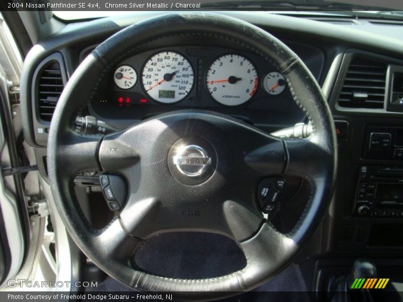 Chrome Silver Metallic / Charcoal 2004 Nissan Pathfinder SE 4x4